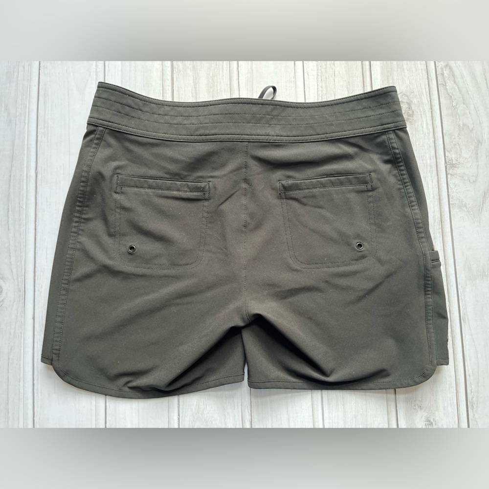 Women’s Athleta black board swim active pull on short. Size 8 - Picture 6 of 16